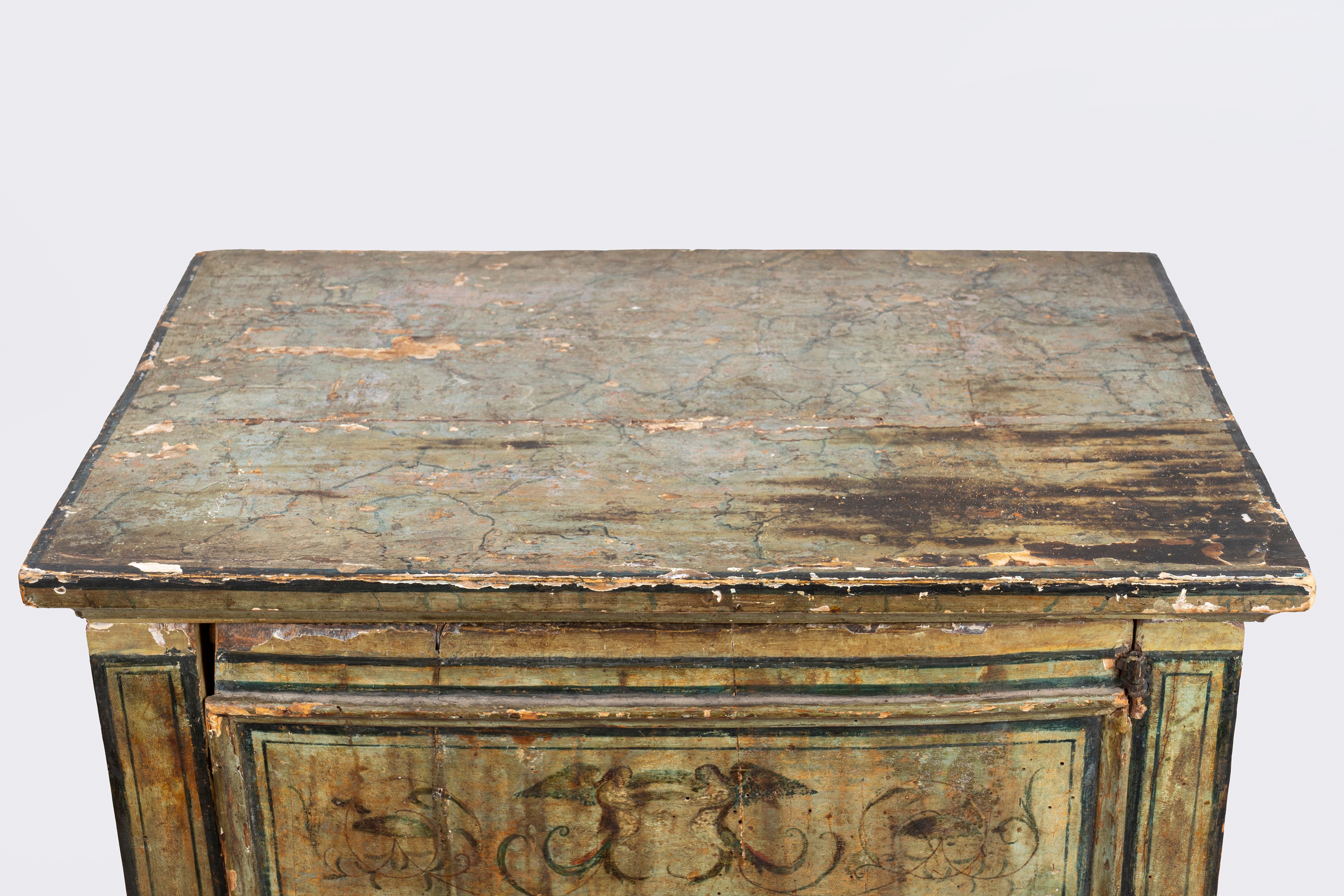 Piccolo Comò a Due Cassetti in Legno Laccato, Secolo XVIII