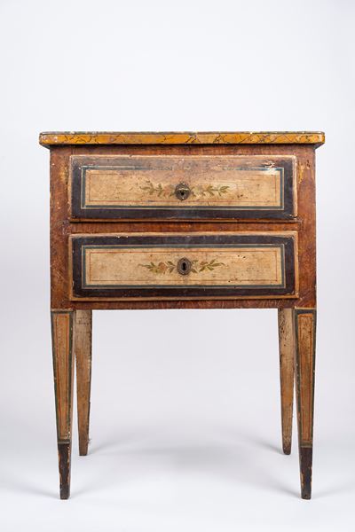Piccolo Comò a Due Cassetti in Legno Laccato, Secolo XVIII