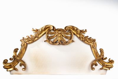 Testiera di Letto in Legno Intagliato e Dorato, Secolo XVIII