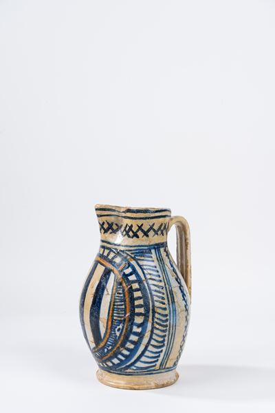 Brocca in Maiolica Policroma con Stemma Araldico, Faenza o Romagna, Fine Secolo XV-inizio Secolo ...