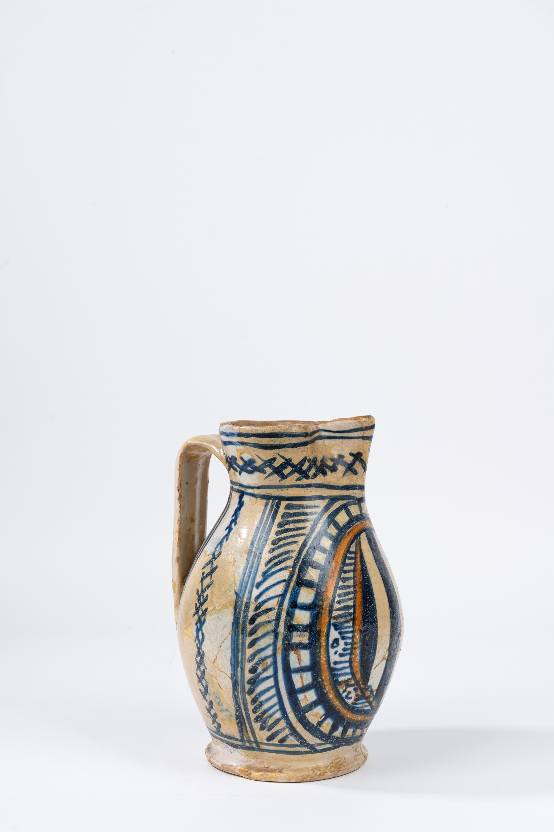 Brocca in Maiolica Policroma con Stemma Araldico, Faenza o Romagna, Fine Secolo XV-inizio Secolo ...