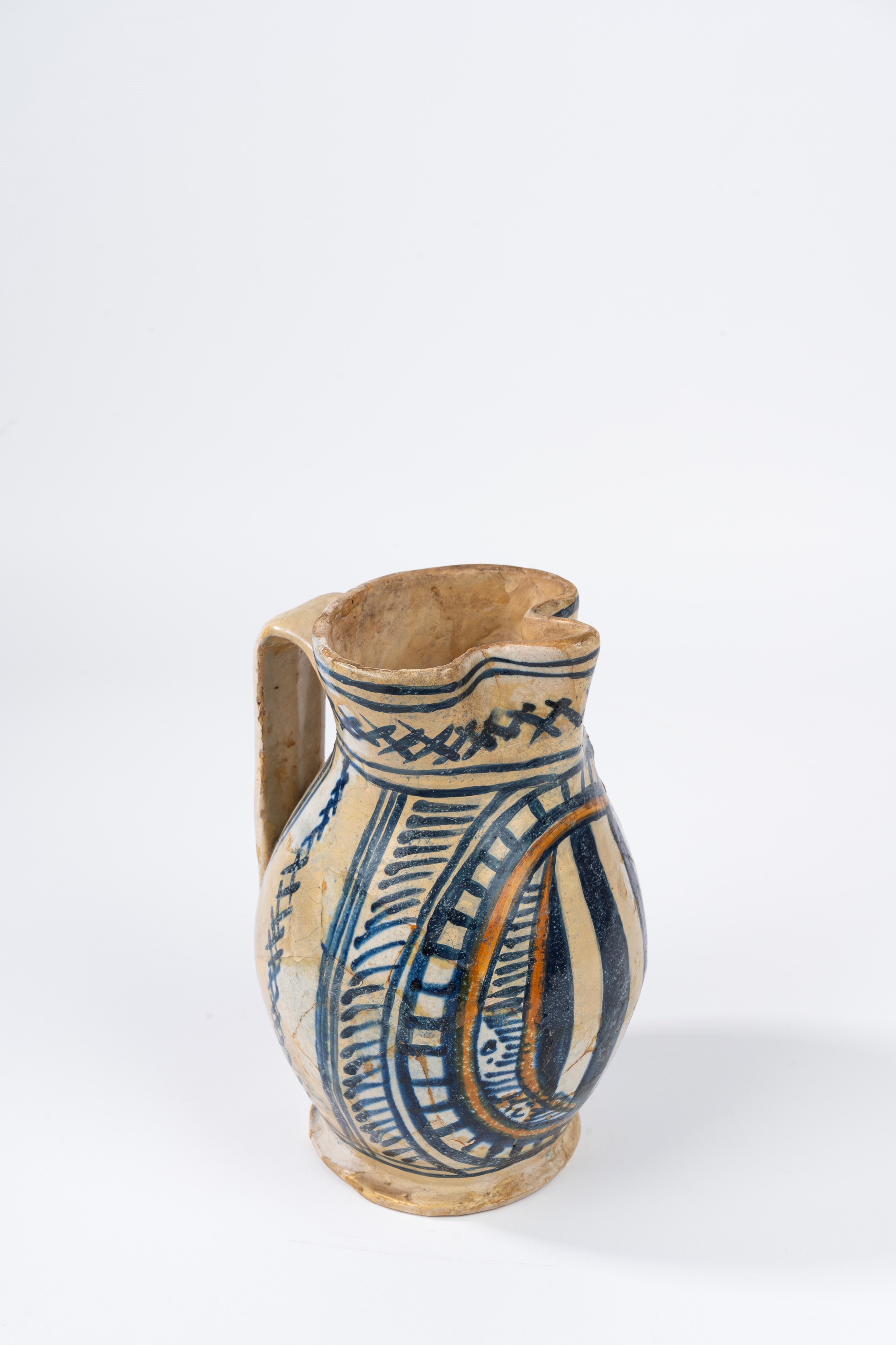 Brocca in Maiolica Policroma con Stemma Araldico, Faenza o Romagna, Fine Secolo XV-inizio Secolo ...