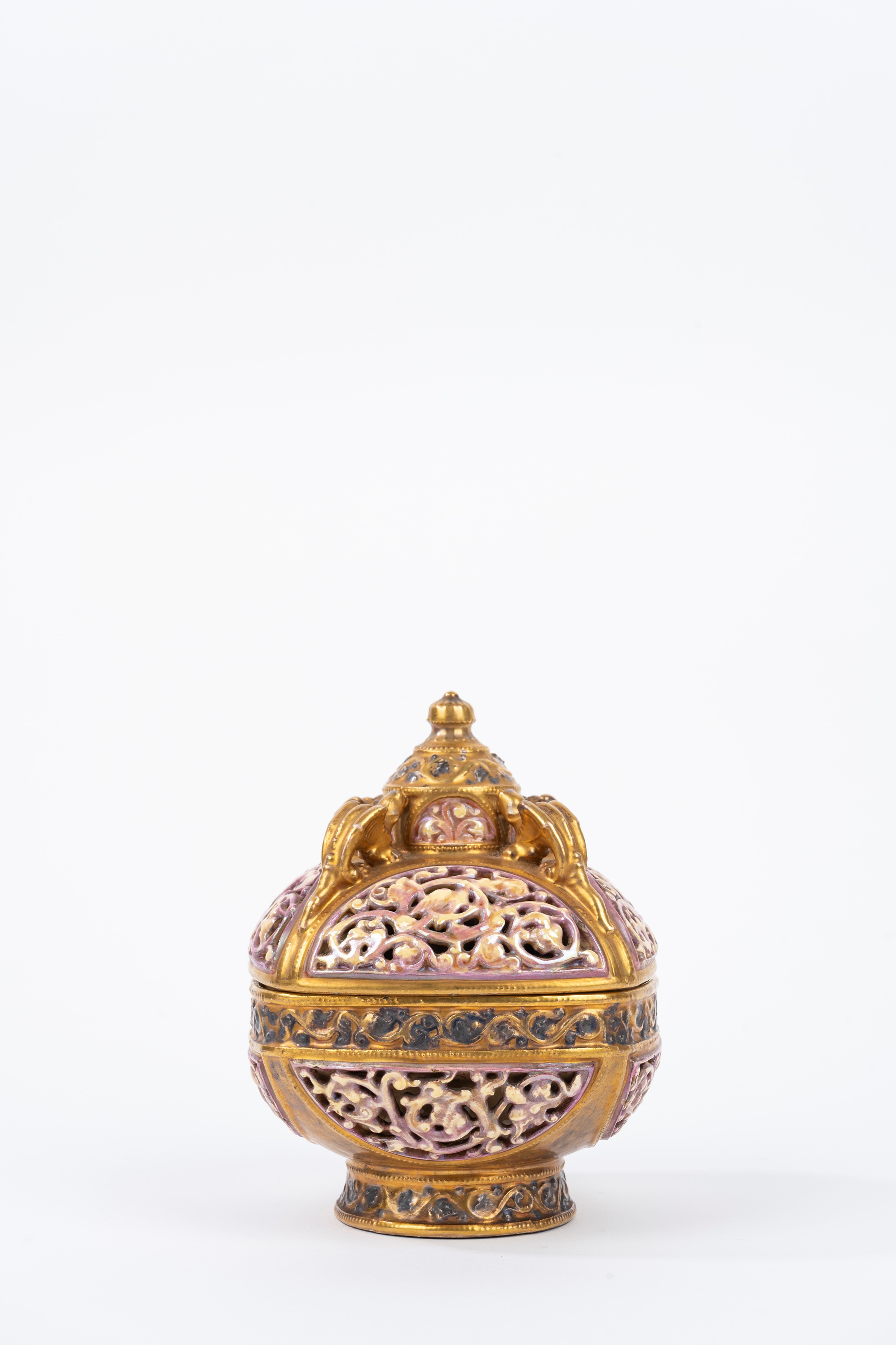 Vaso in Porcellana Policroma e Dorata con Coperchio, Manifattura Zsolnay, Prima Metà del Secolo X...