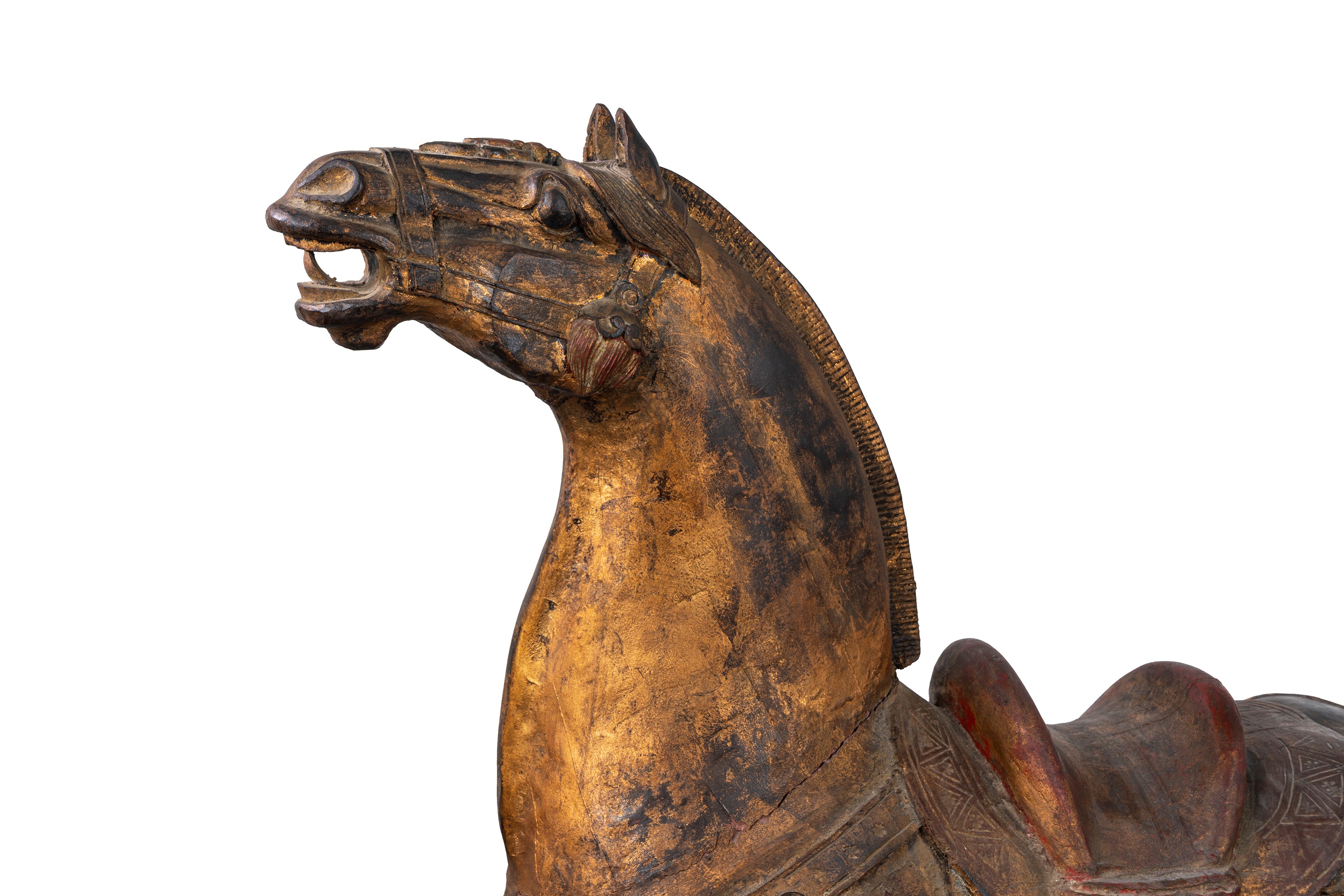 Coppia di Cavalli in Legno Laccato Rosso e Oro, Cina, Fine Secolo XIX - Inizi Secolo XX