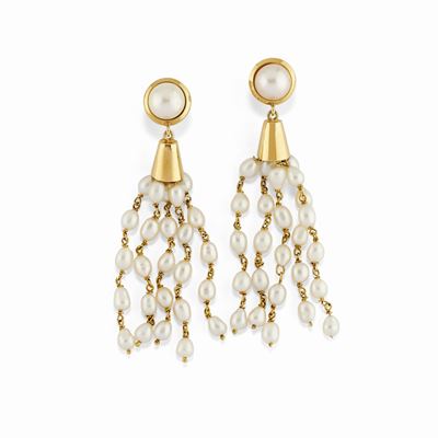 Orecchini in oro giallo 18K con perle coltivate e motivo frangiato