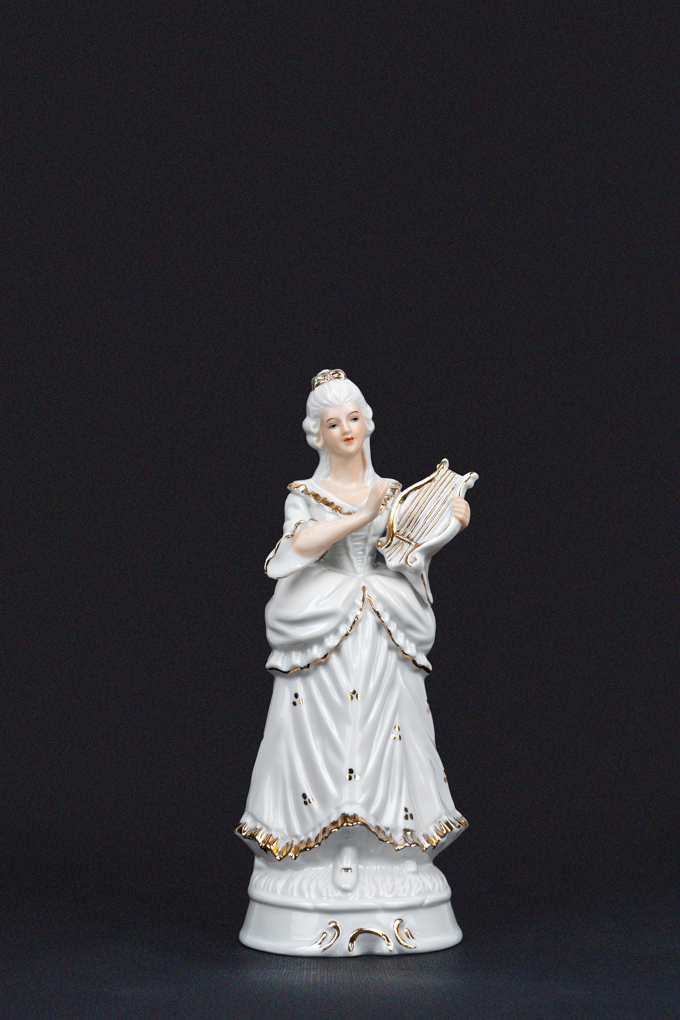 Sei Statuine in Ceramica Capodimonte