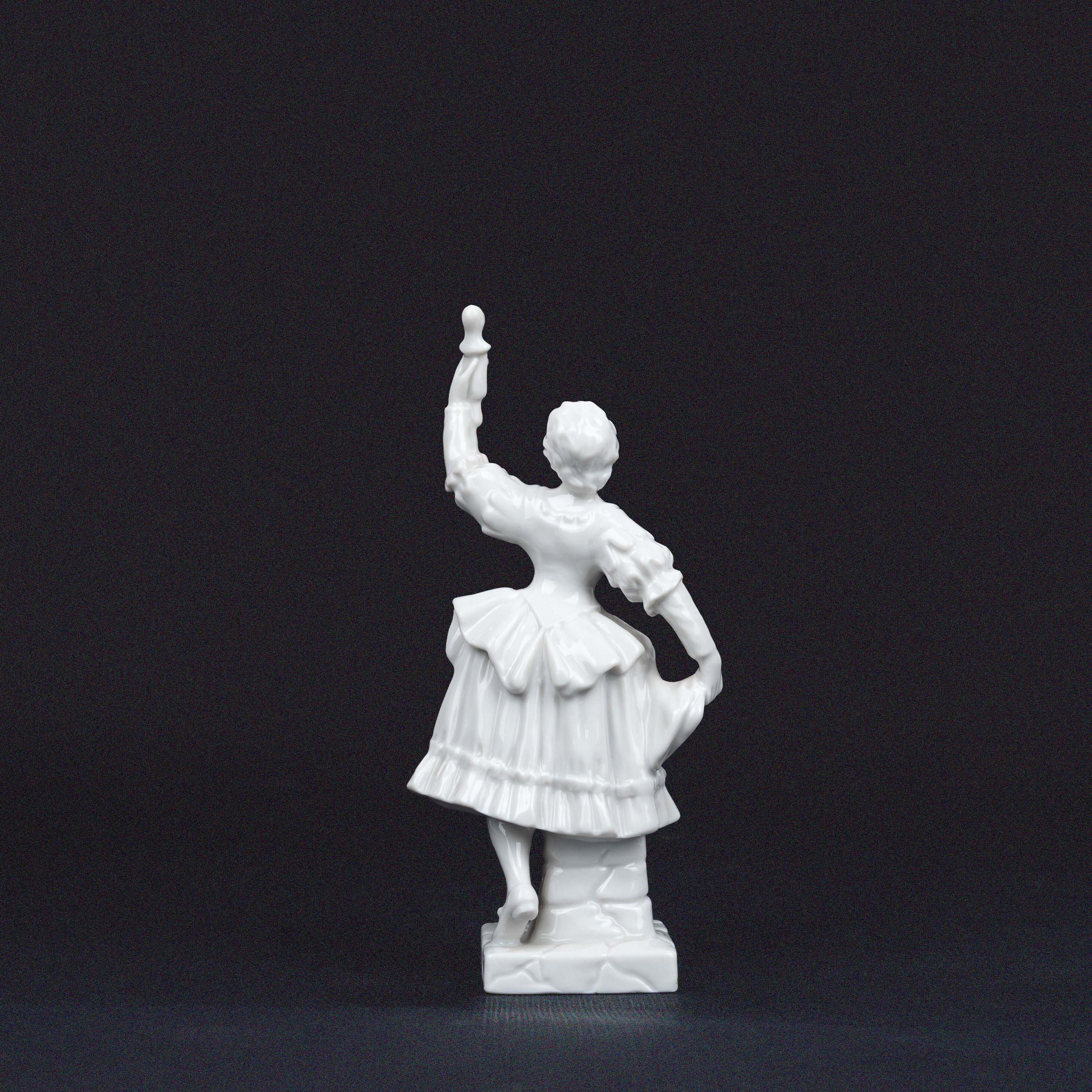 Sei Statuine in Ceramica Capodimonte