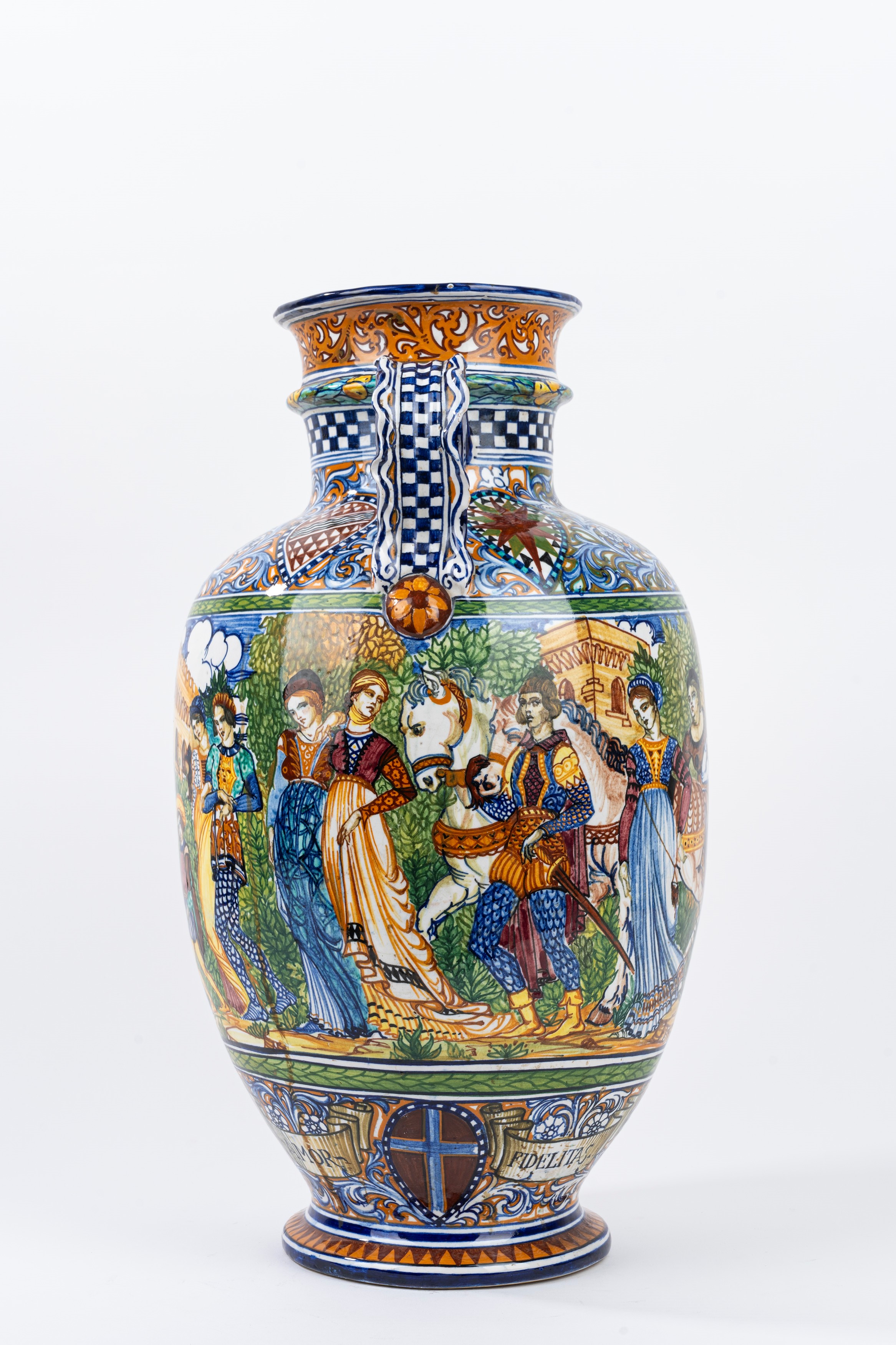 Vaso Istoriato in Maiolica Policroma