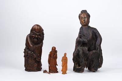 Lotto Composto da Quattro Figure in Legno Scolpito. Cina, Secolo XX