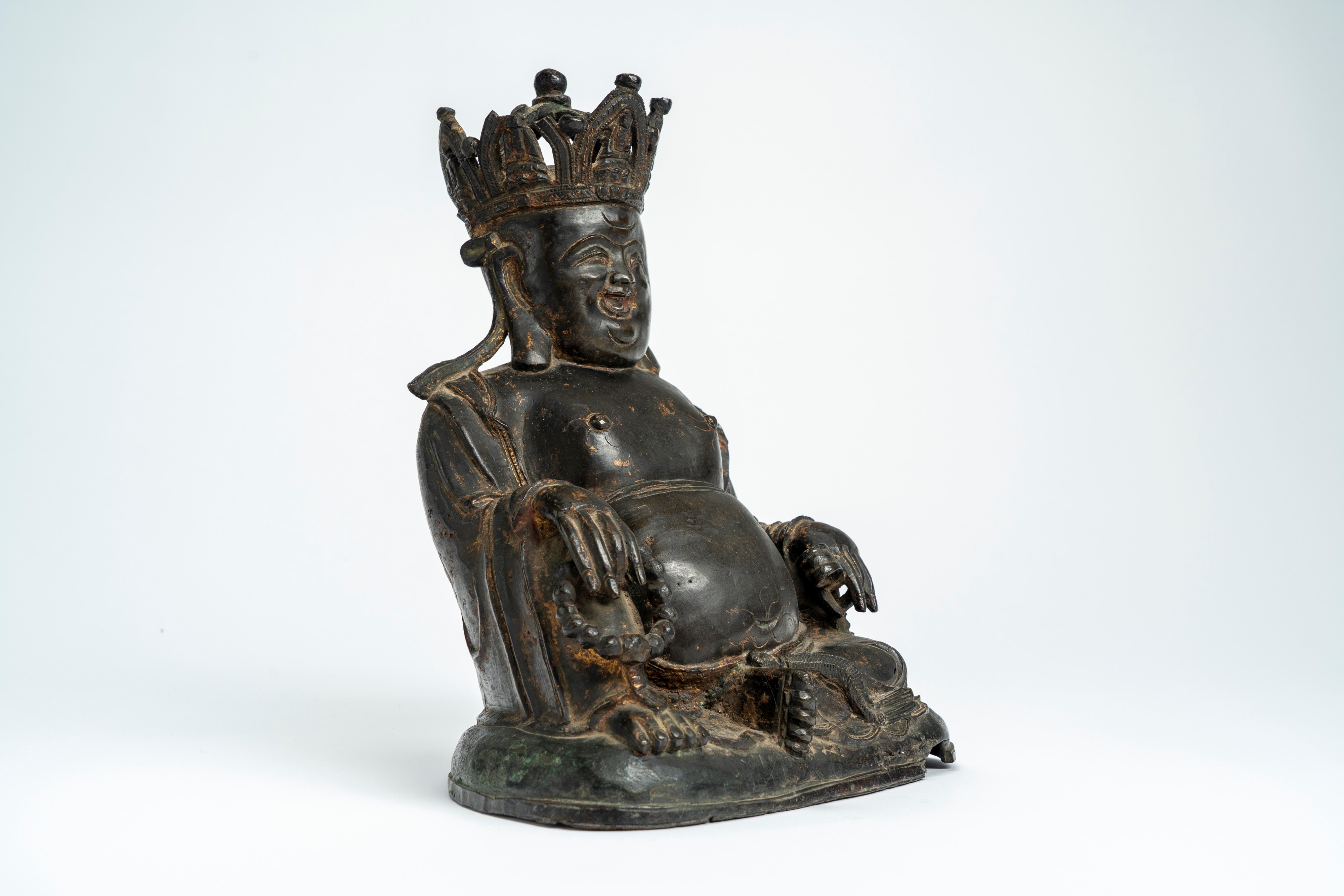Statua di Budai in bronzo con tracce di doratura, Cina, dinastia Ming, XVII secolo