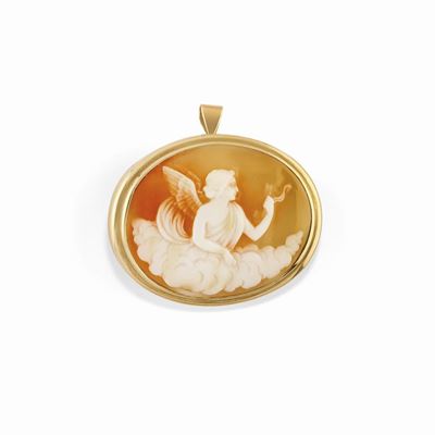 Pendente spilla in oro giallo 18K con cammeo