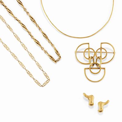 Cinque gioielli in oro giallo 18K