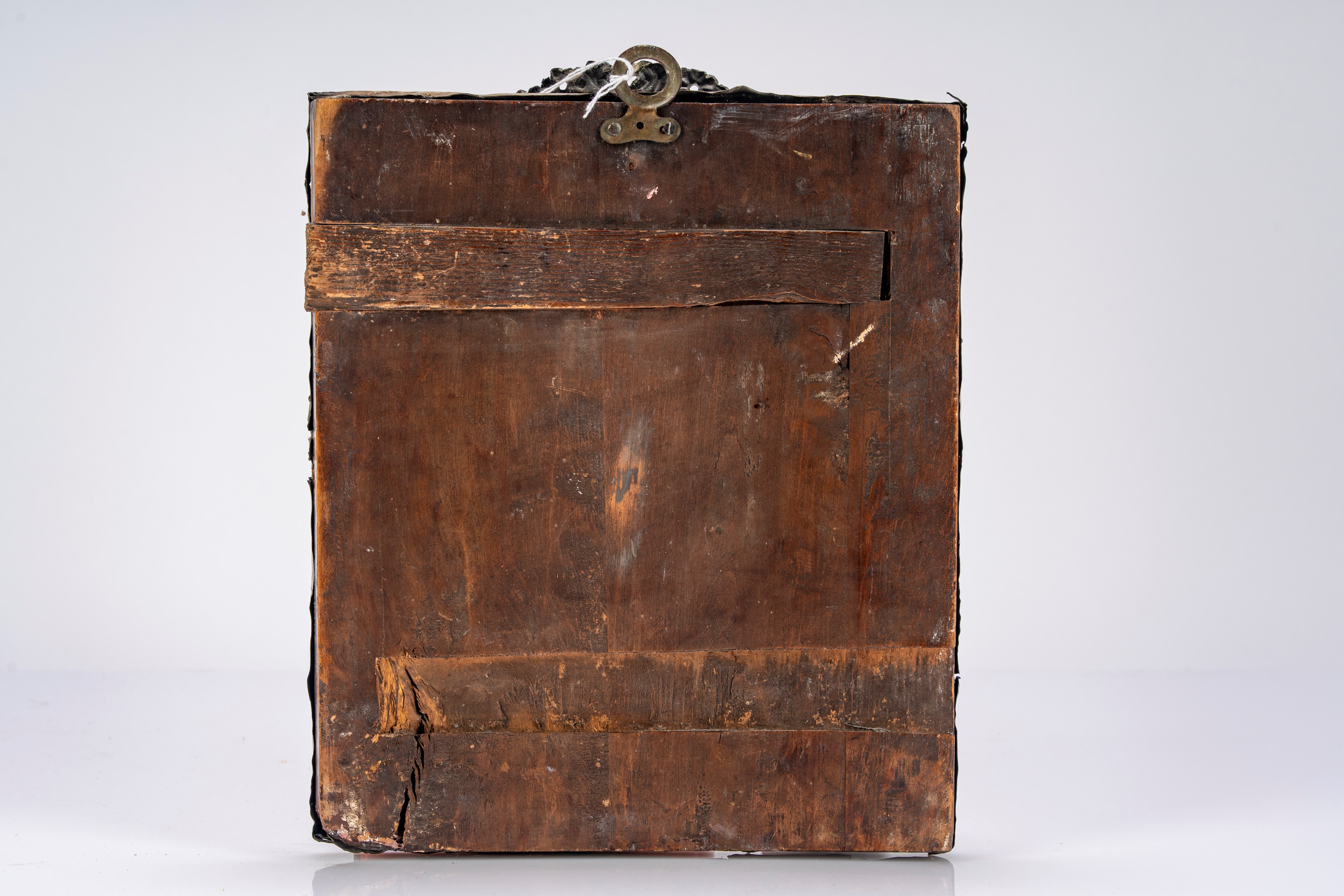 Icona a tempera su tavola con riza in argento raffigurante san Nicola benedicente tra santi. Russ...