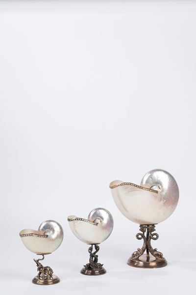 Tre Nautilus con Base in Argento 800