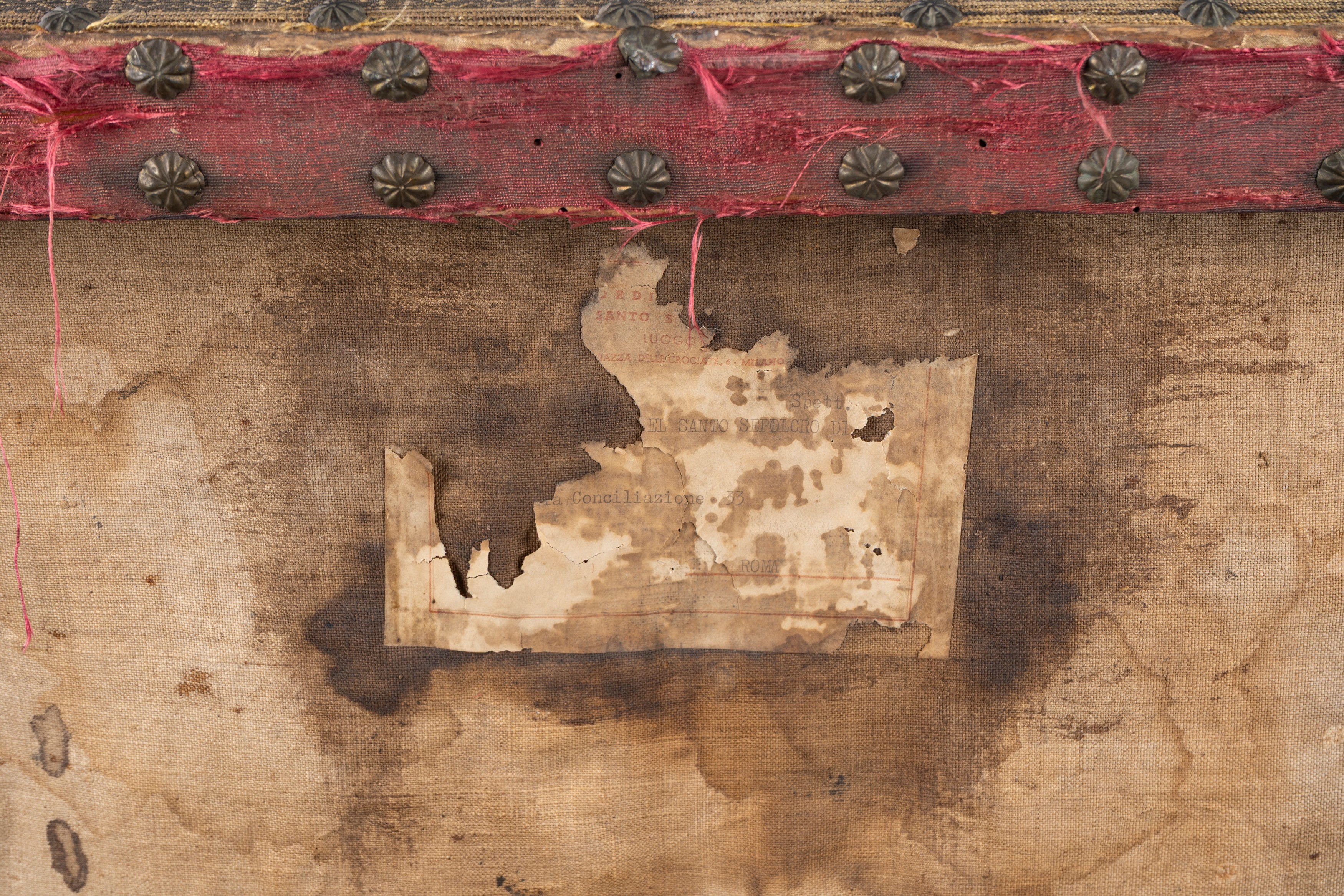 Antico Leggio in Legno e Velluto Rosso