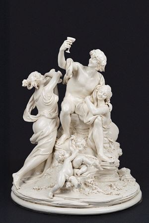 Grande gruppo scultoreo in maiolica bianca di Capodimonte, raffigurante baccanale