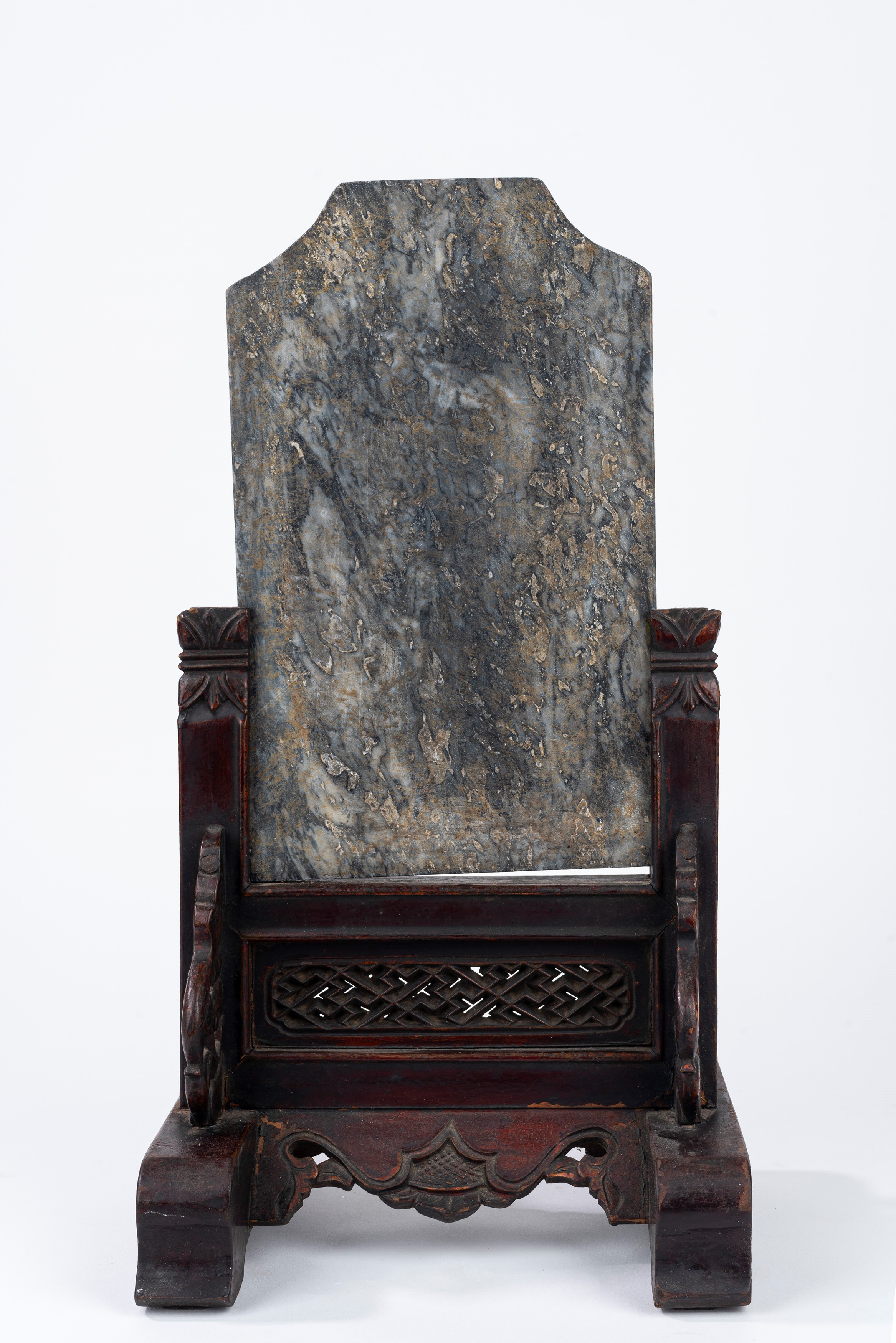 Paravento da tavolo in pietra dipinta. Cina, secolo XIX