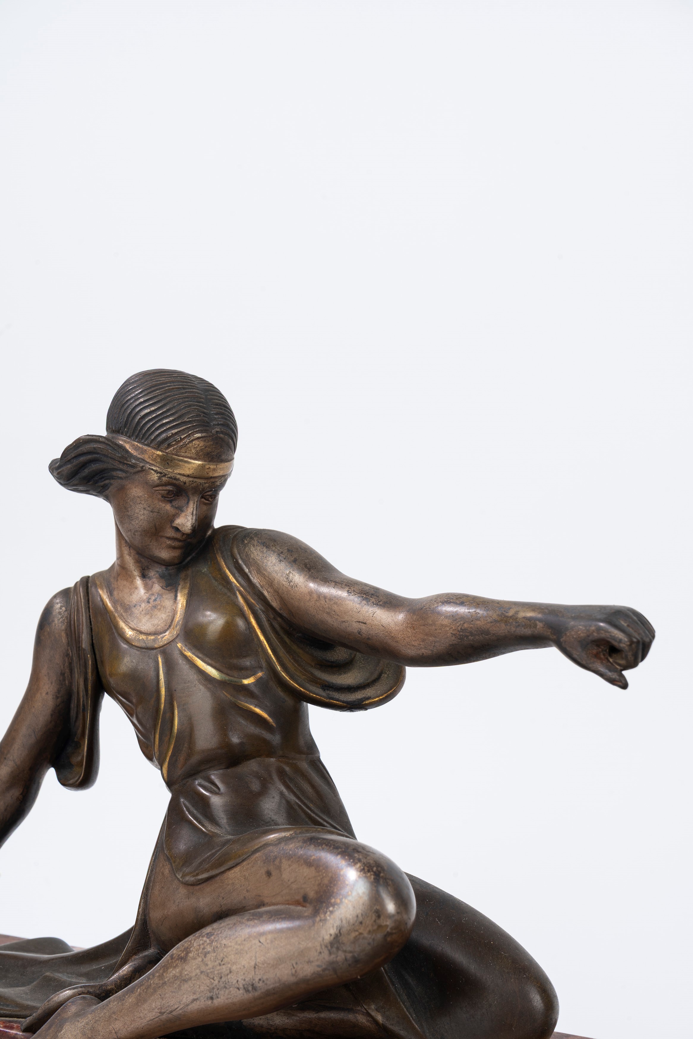 Scultura in Bronzo su Base in Marmo Policromo Raffigurante Diana e Levriero, Anni '20-'30 del XX ...