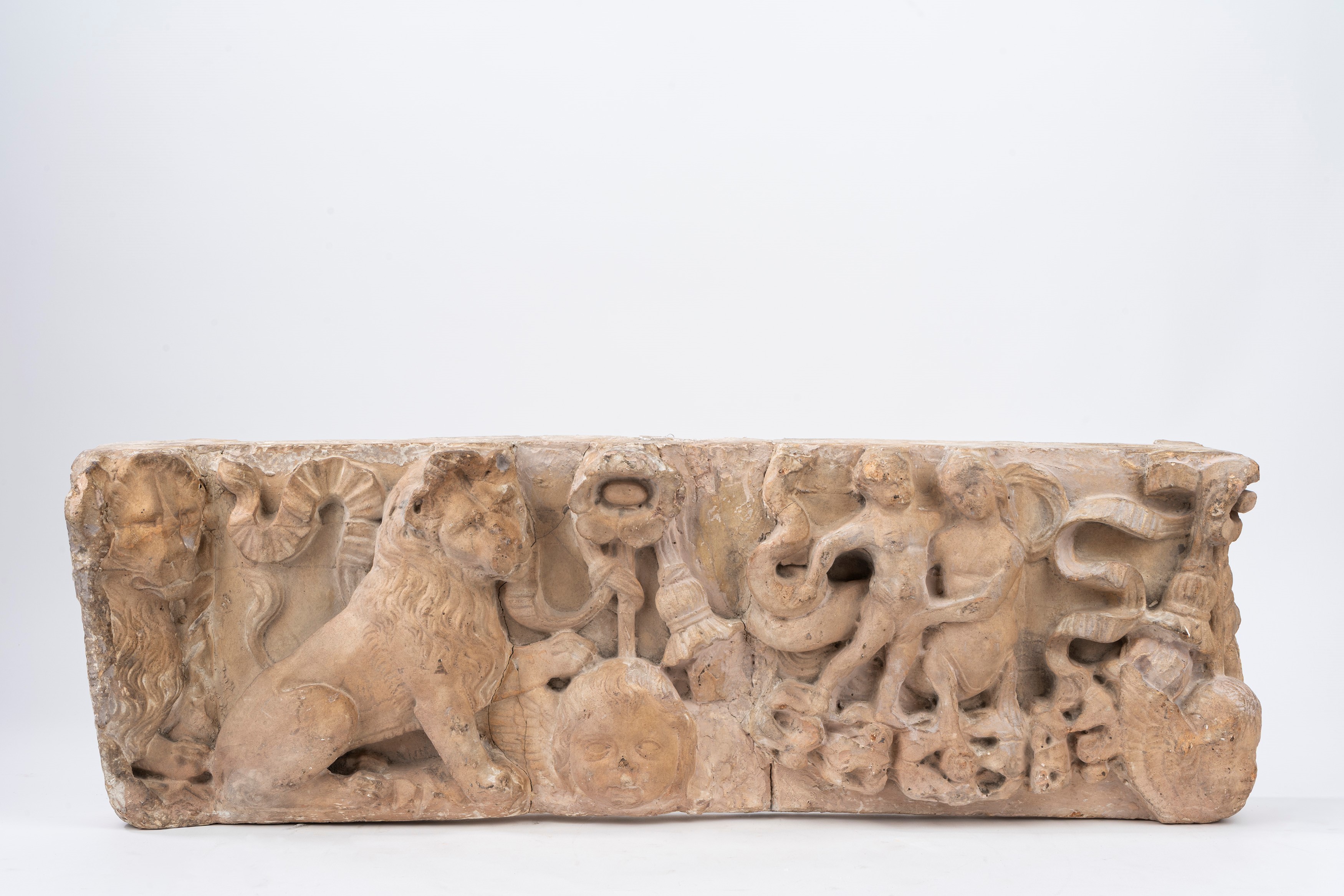 Bassorilievo Raffigurante Fregio Architettonico con Testa di Medusa e Festone di Frutta, Montato ...