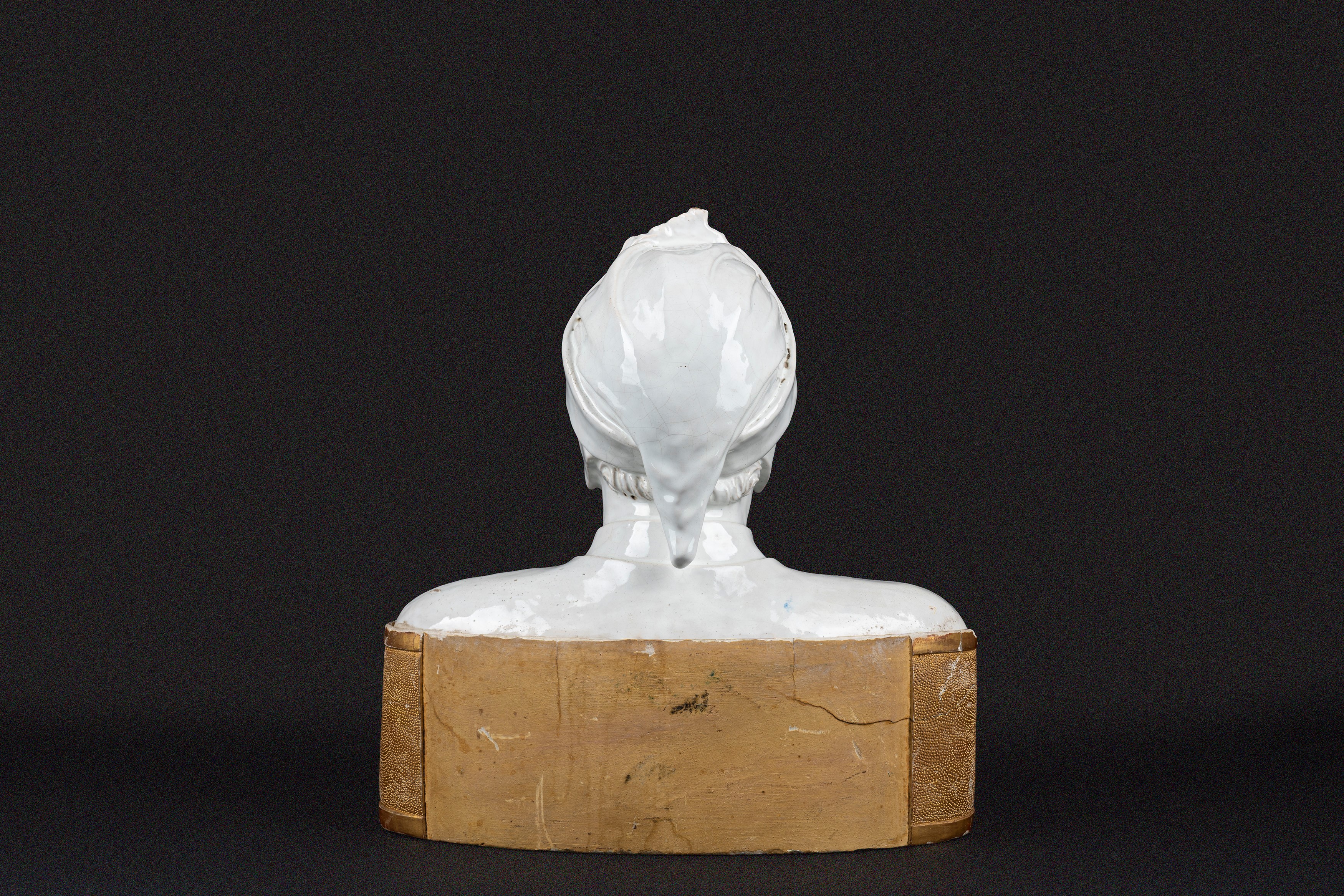 Scuola Italiana del XX Secolo - Busto di Dante in Maiolica Bianca