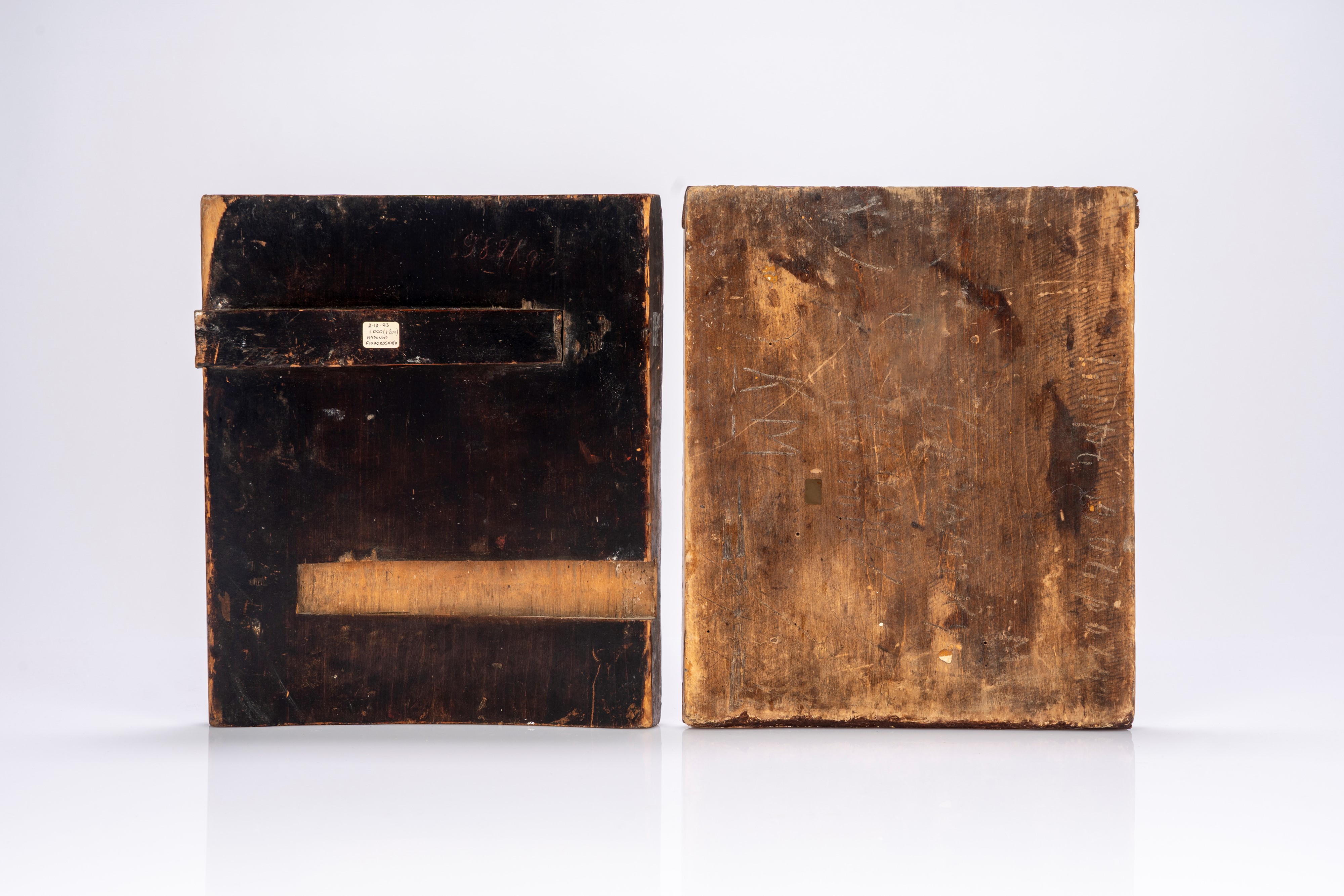 Due icone a tempera su tavola raffiguranti la Vergine Feodorovskaya e la Vergine di Kazan. Russia...