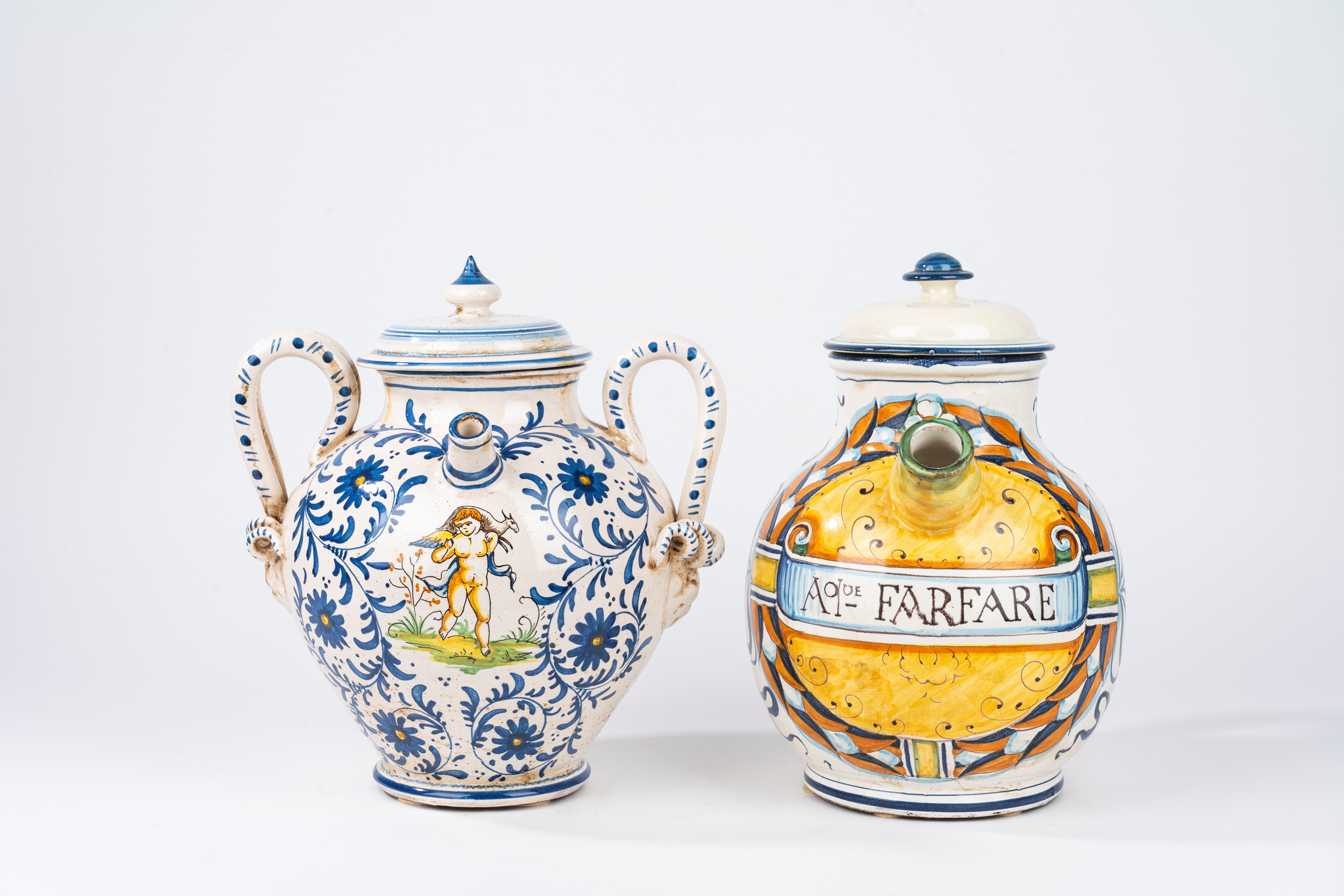 Due Versatoi in Maiolica Policroma