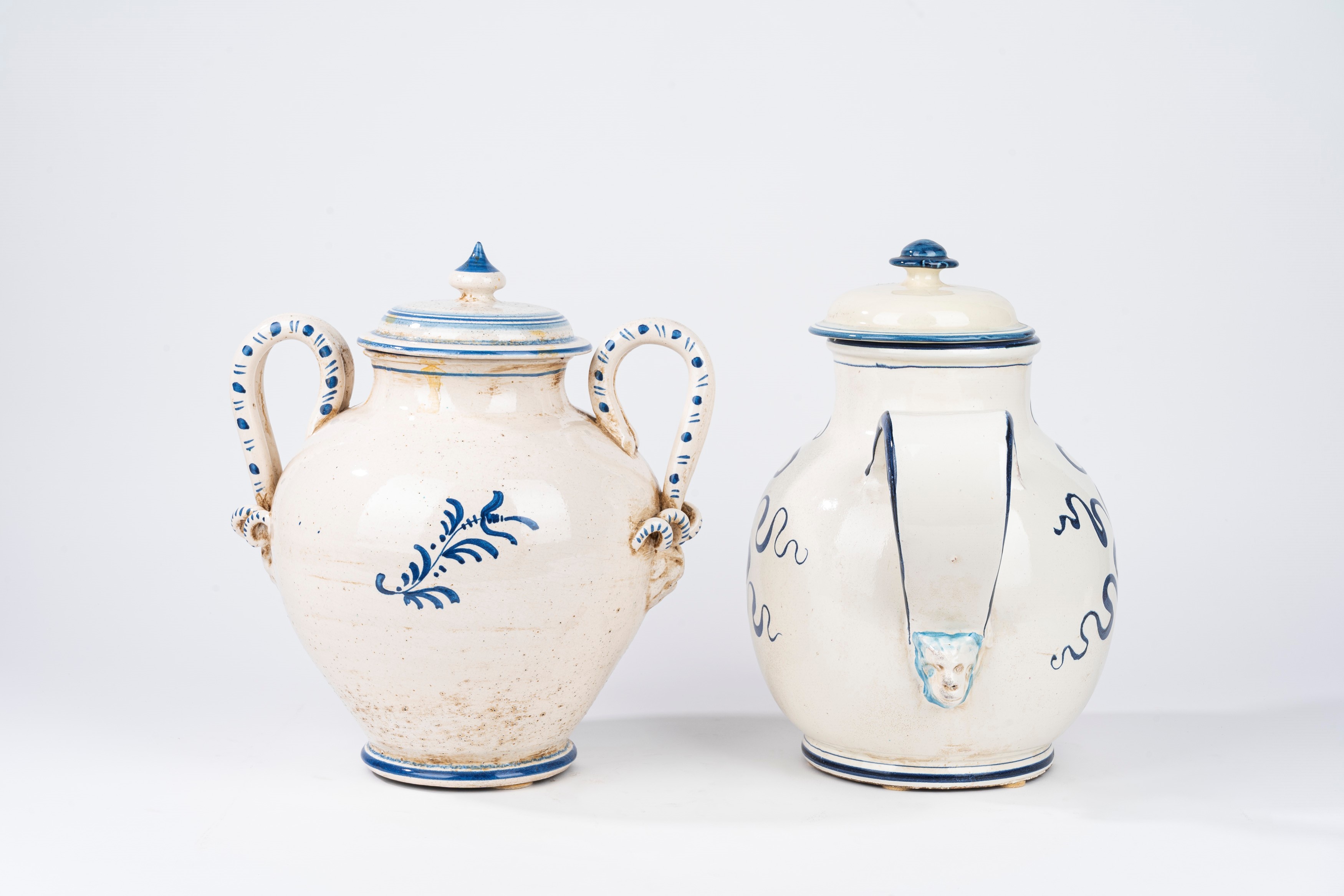 Due Versatoi in Maiolica Policroma