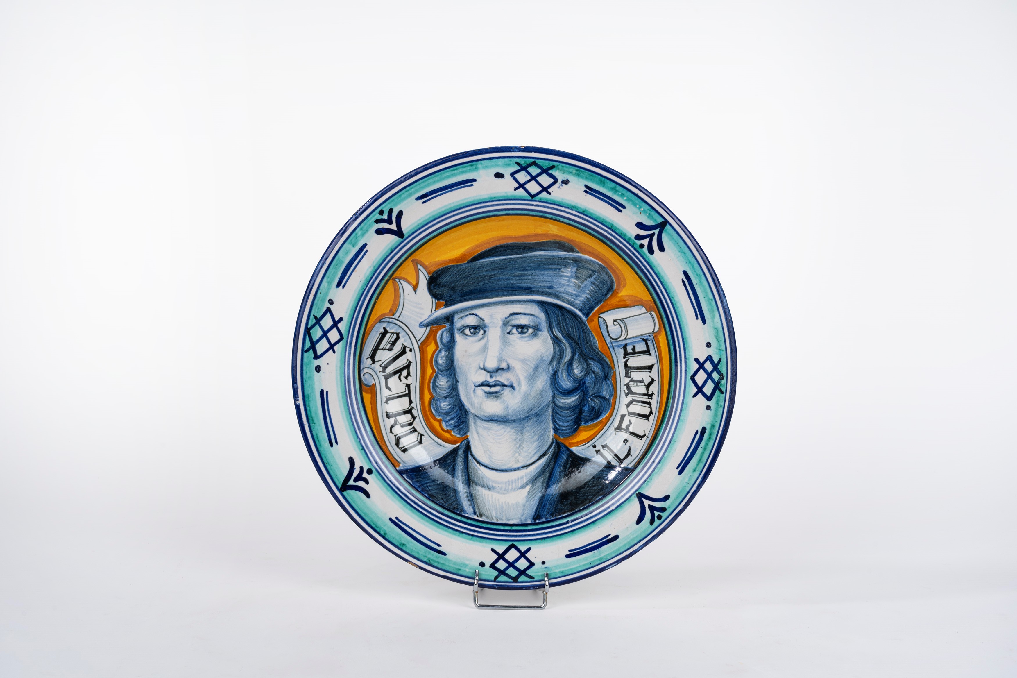 Tre Piatti in Maiolica Policroma, Secolo XX