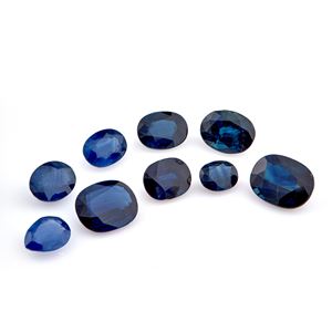 Lotto di zaffiri in cartina per totale ct 10,81
