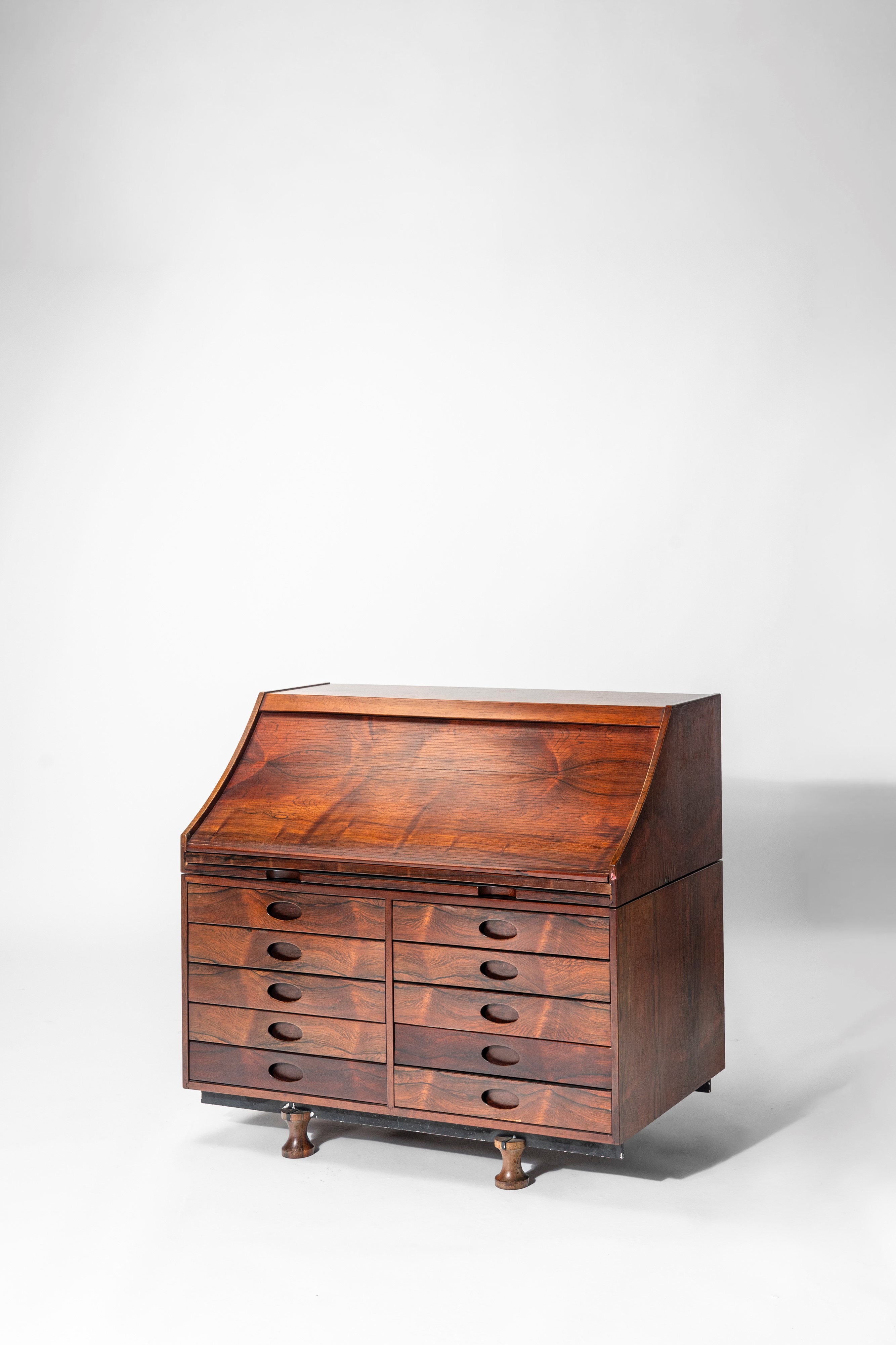 Scrivania modello no. 807, per Casa PBH