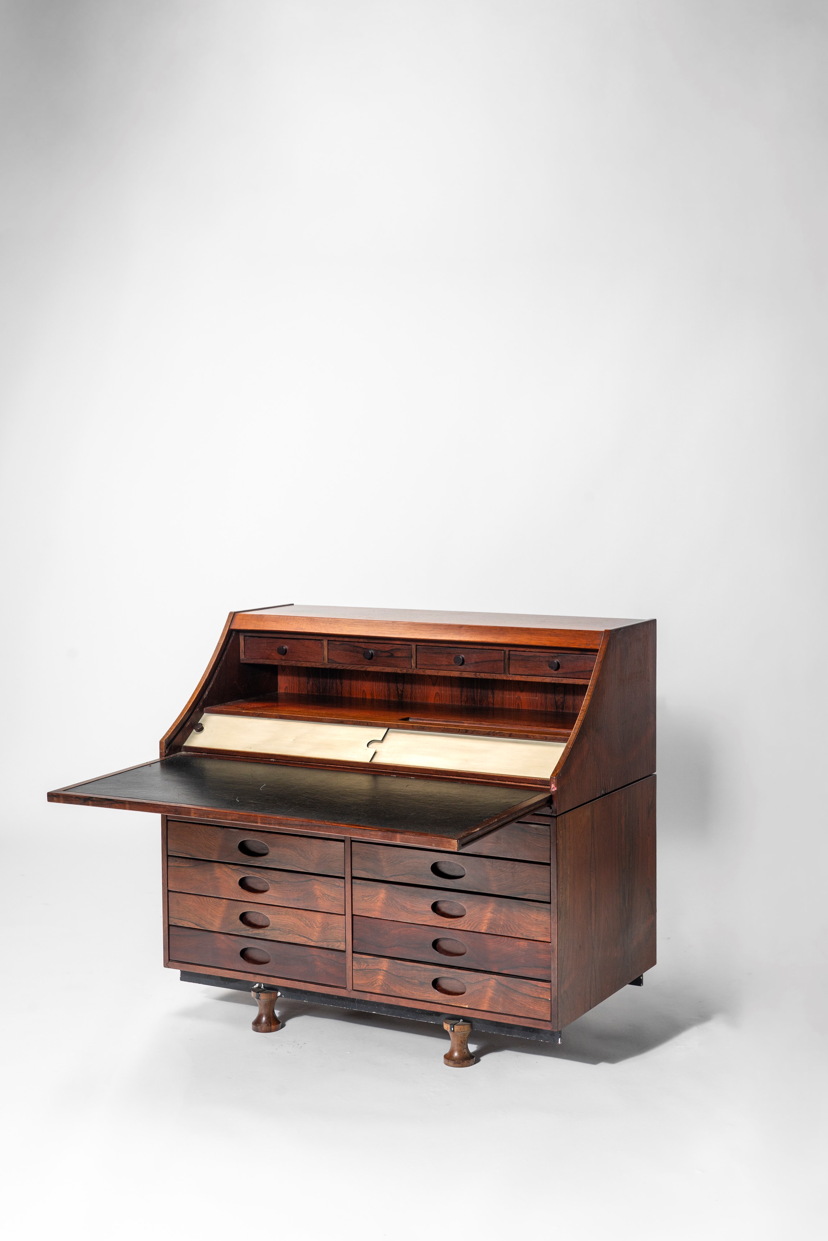 Scrivania modello no. 807, per Casa PBH