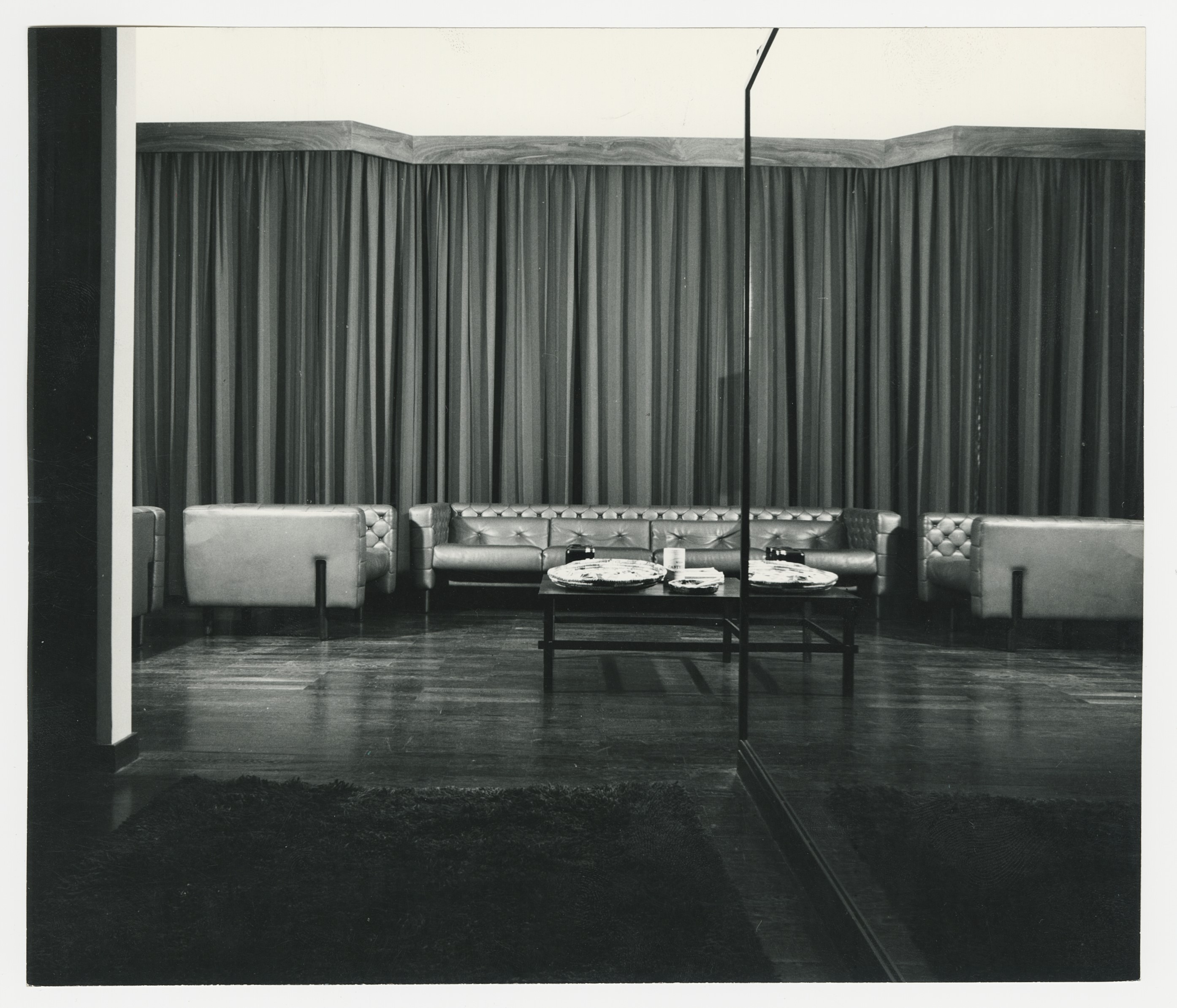 Sofa modello no. 908, per Casa PBH