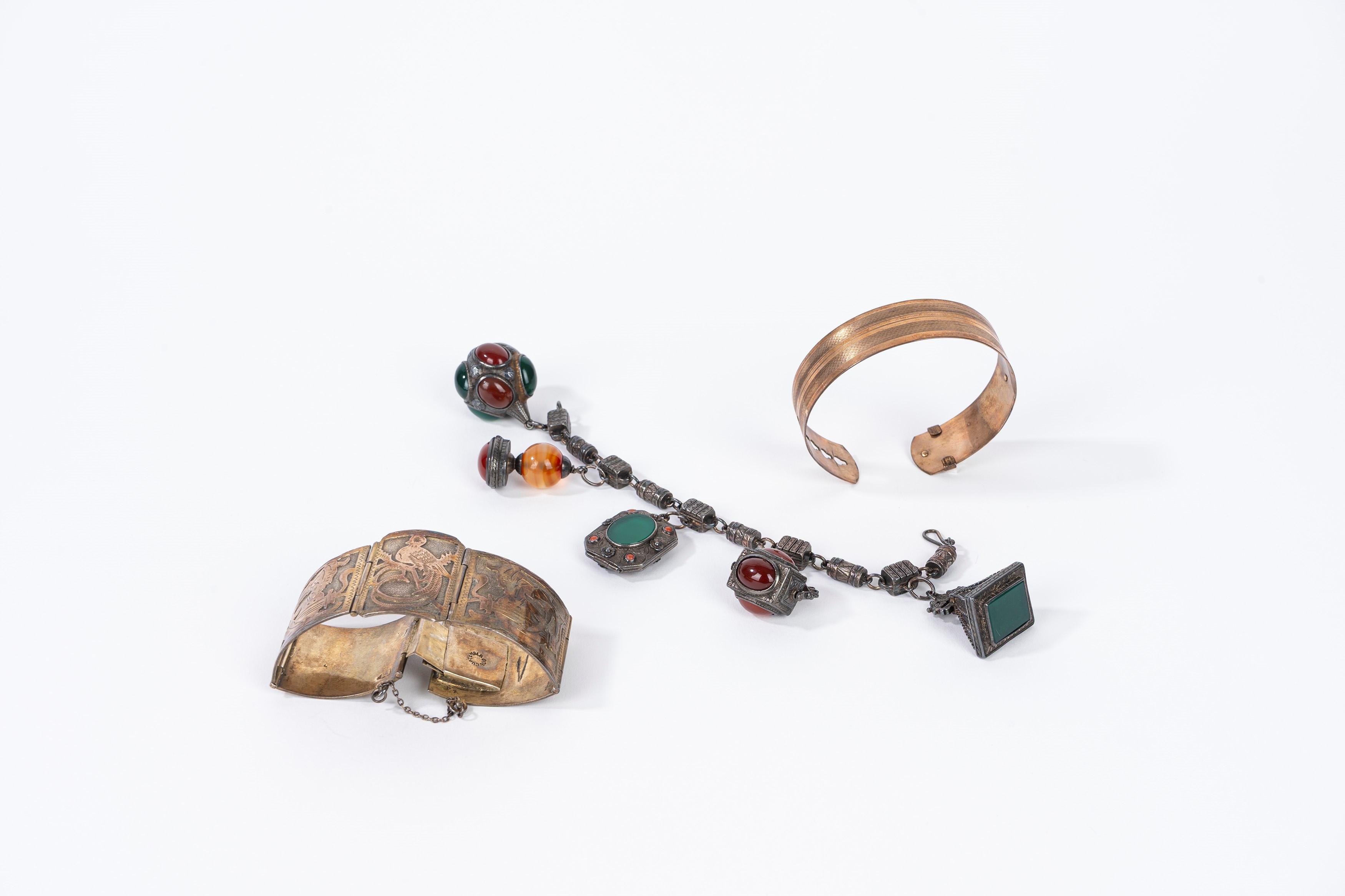 Lotto di Tre Bracciali, di Cui uno in Argento 900, Guatemala