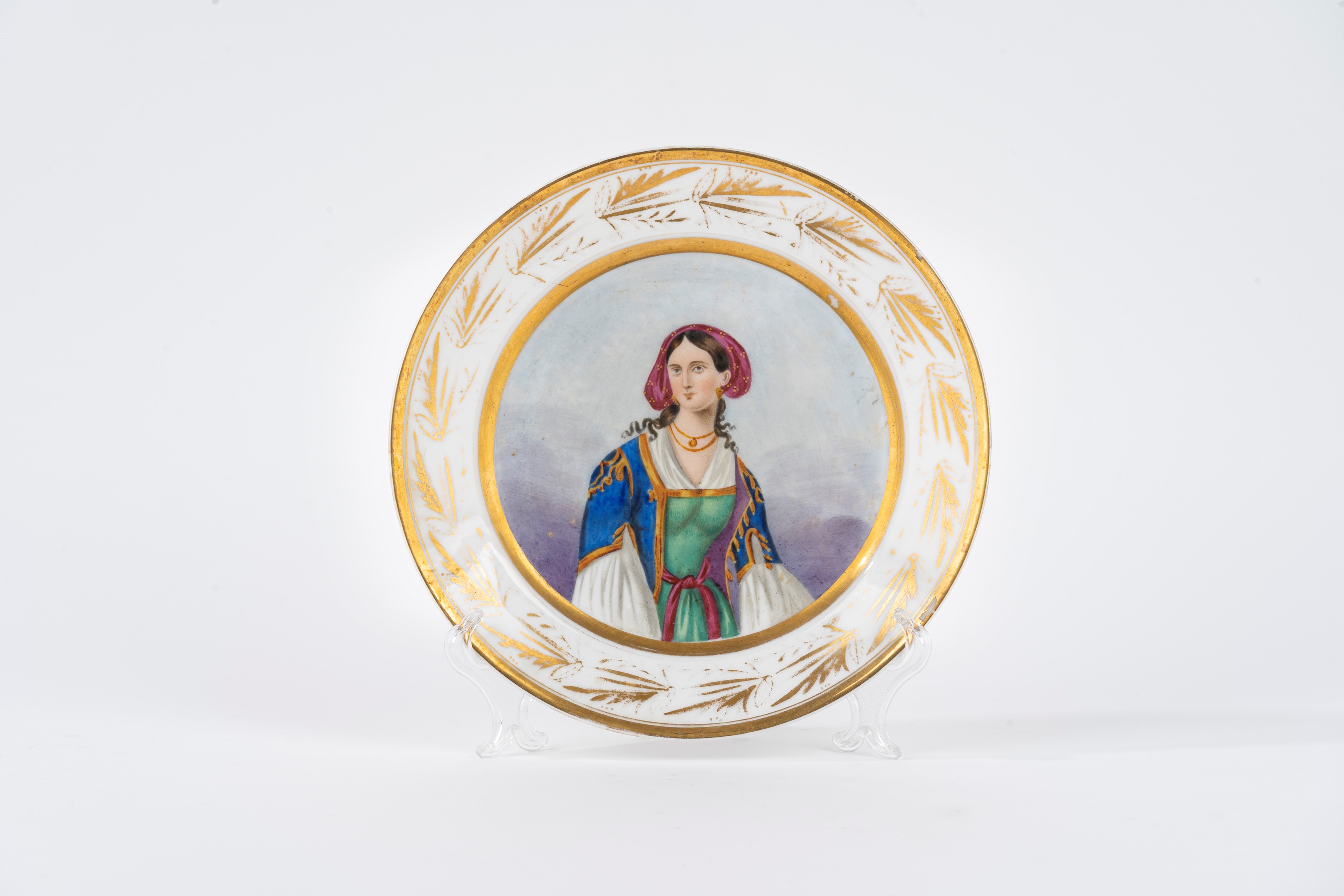 Quattro Piatti in Porcellana Policroma con Personaggi in Abiti Orientali, Secolo XIX
