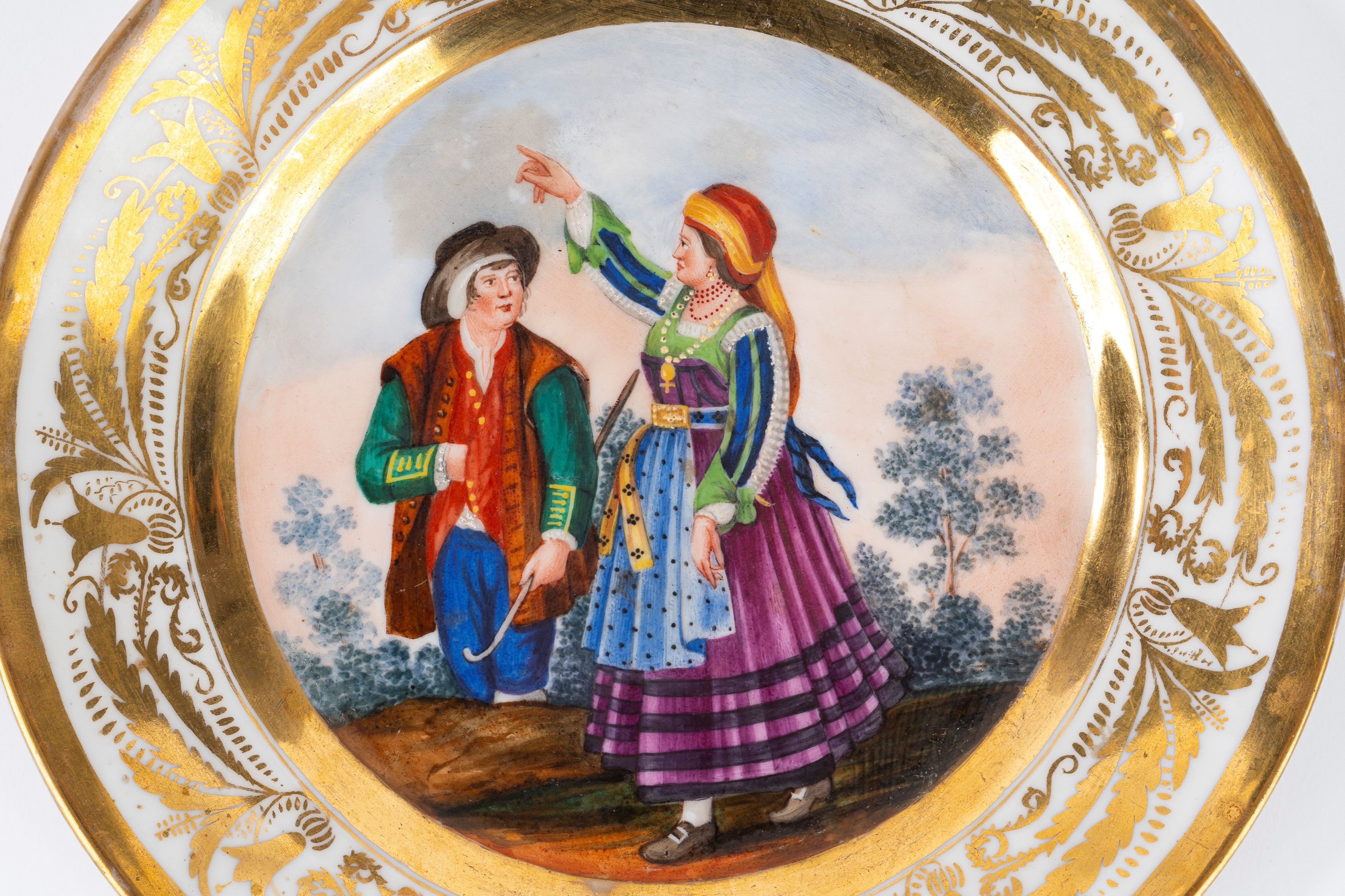 Sei Piatti in Porcellana Policroma con Personaggi in Costume Popolare Abruzzese, Napoli Secolo XI...