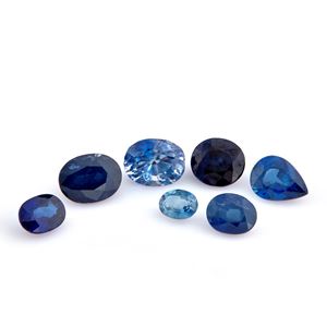 Lotto di zaffiri in cartina per totale ct 9,09