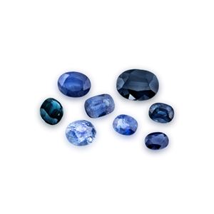 Lotto di zaffiri in cartina per totale ct 10,34