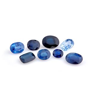 Lotto di zaffiri in cartina per totale ct 8,10