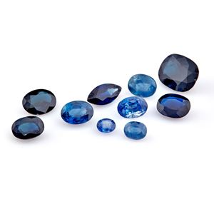 Lotto di zaffiri in cartina per totale ct 11,69