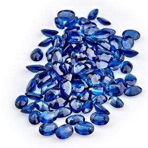 Lotto di zaffiri in cartina per totale ct 57,02