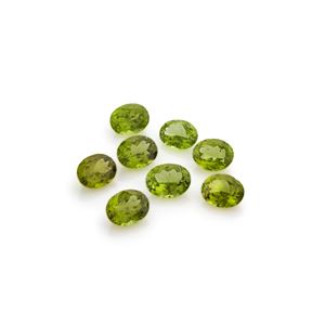 Lotto di otto peridoti in cartina per totale ct 45,46