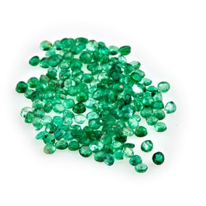 Lotto di smeraldi  in cartina per totale ct 4,81