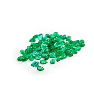 Lotto di smeraldi in cartina per totale ct 5,20