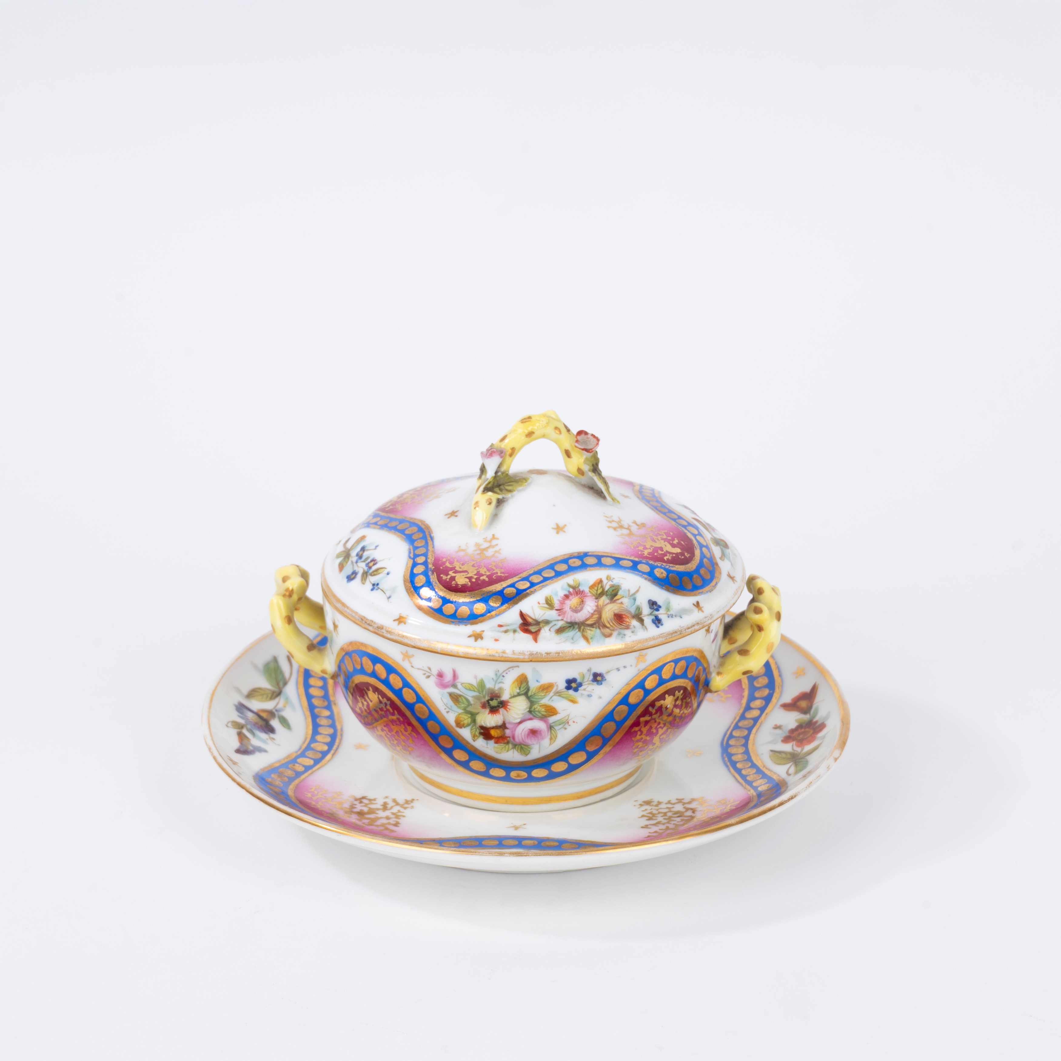 Tazza da brodo in porcellana policroma, Francia secolo XIX
