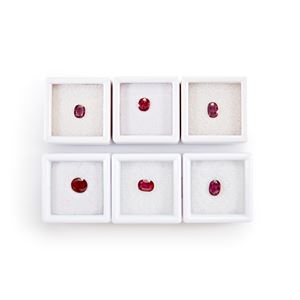 Lotto di rubini in cartina per totale ct 5,11