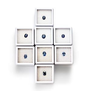 Lotto di zaffiri in cartina per totale ct 6,06