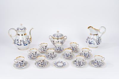 Servizio in Porcellana Bianca con Decori Blu e Oro, Inizi Secolo XX