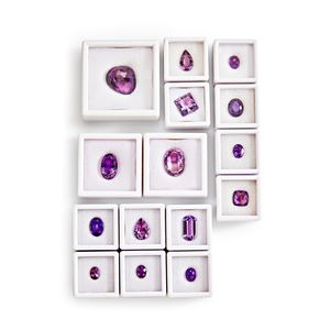 Lotto di ametiste in cartina per totale ct 98,42