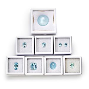 Lotto di acquemarine in cartina per totale ct 34,76