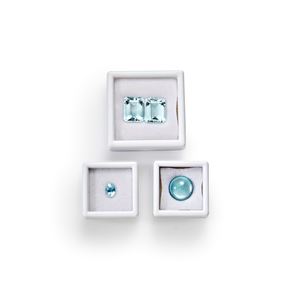 Lotto di acquemarine in cartina per totale ct 23,98